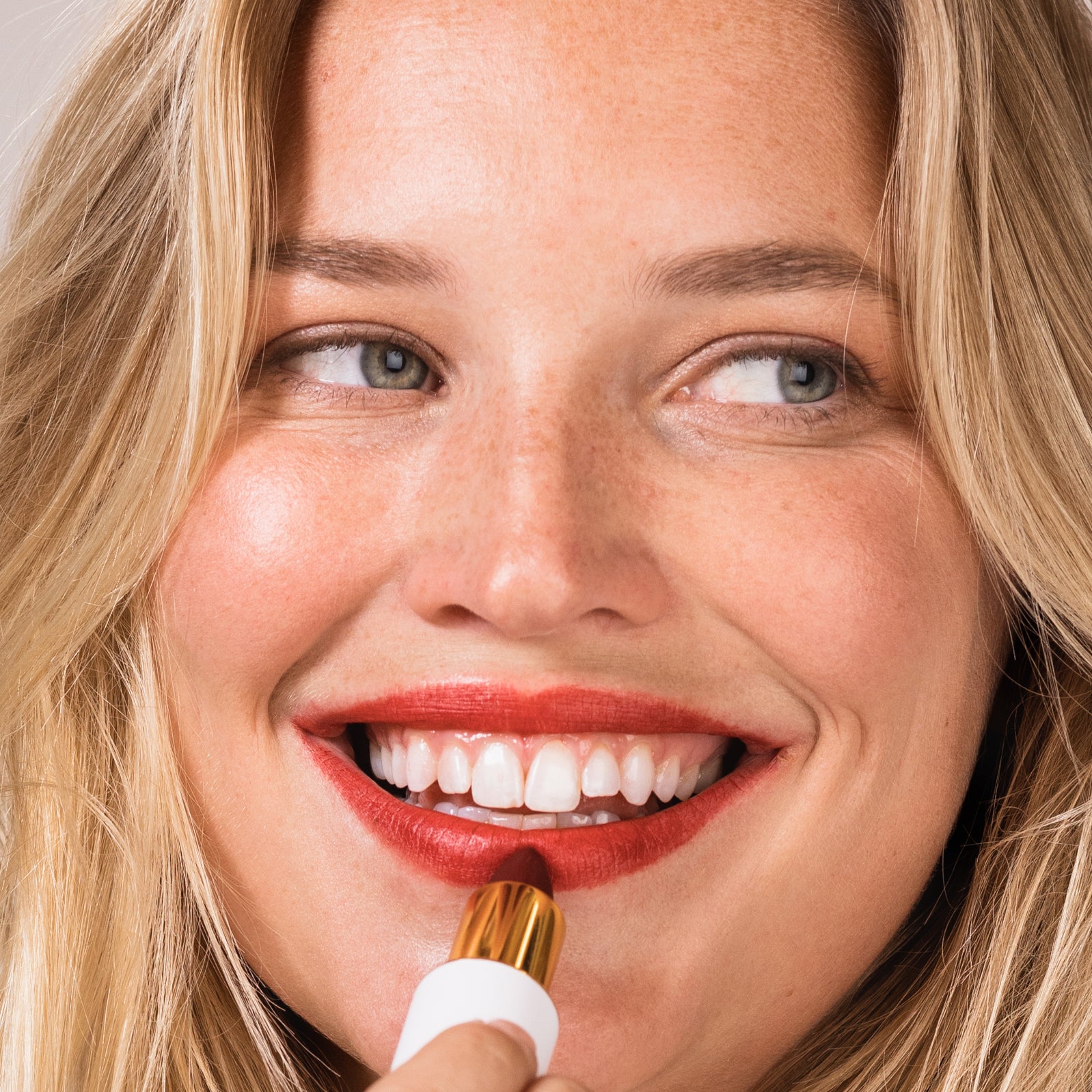 Full Bloom Sculpted Lipstick - Image 16