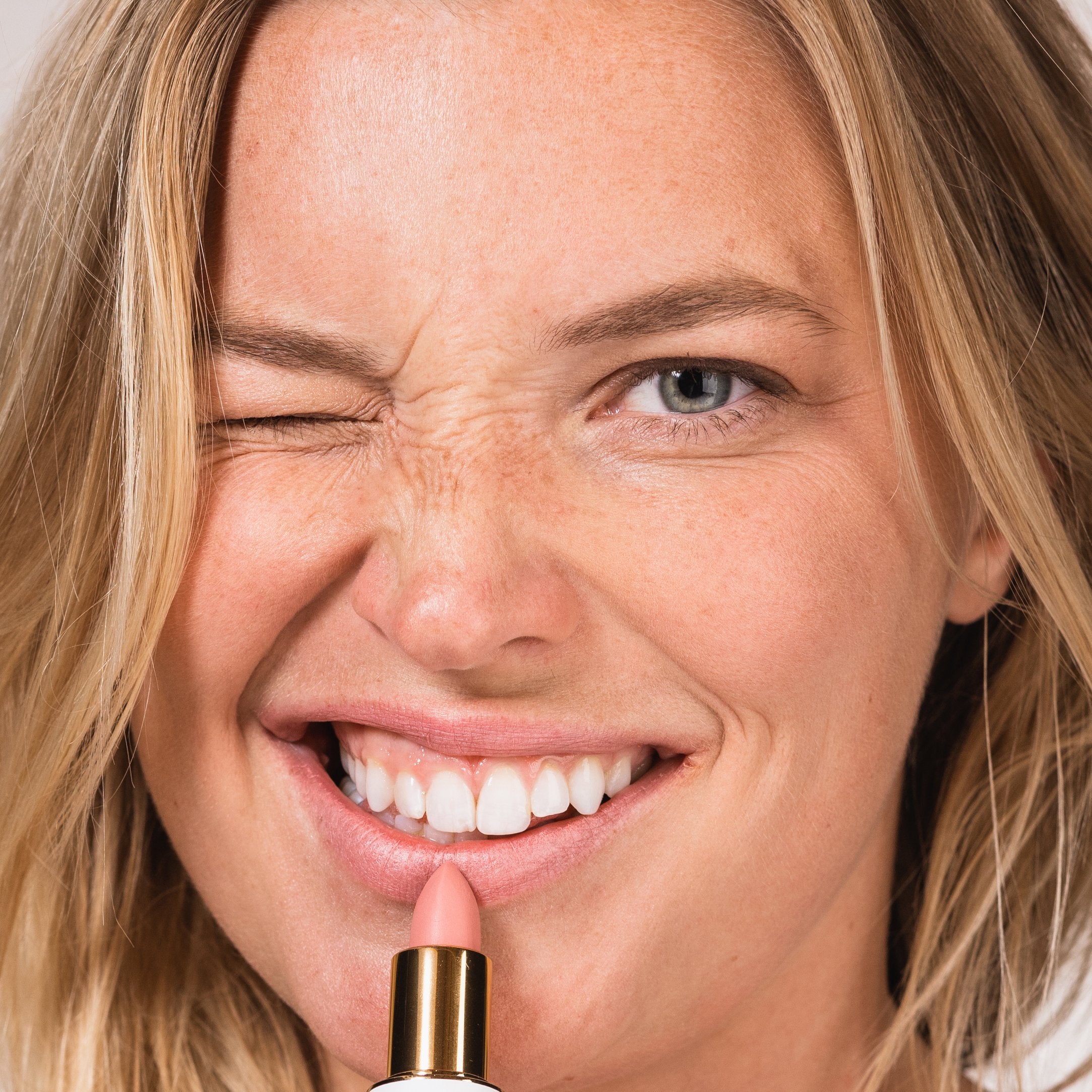 Full Bloom Sculpted Lipstick - Image 10