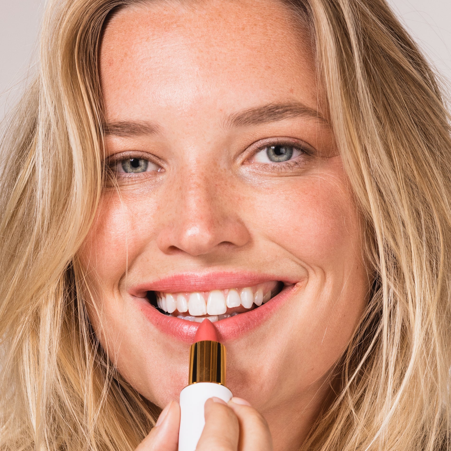 Full Bloom Sculpted Lipstick - Image 15